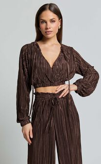 Kallie Top - Tie Back Plisse Long Sleeve Crop Top in Chocolate