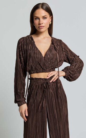 Kallie Top - Tie Back Plisse Long Sleeve Crop Top in Chocolate