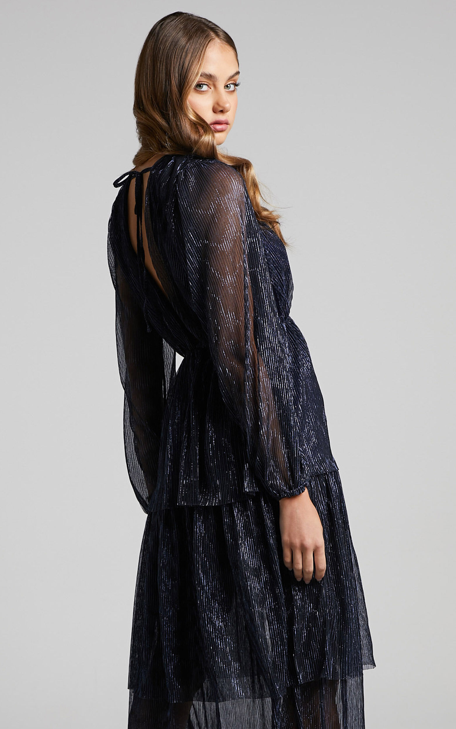 Laurah Midi Dress - Plunge Neck Tiered Plisse Dress in Navy | Showpo USA