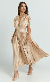 Della Midi Dress - Plunge Neck Short Sleeve Pleated Dress in Champagne
