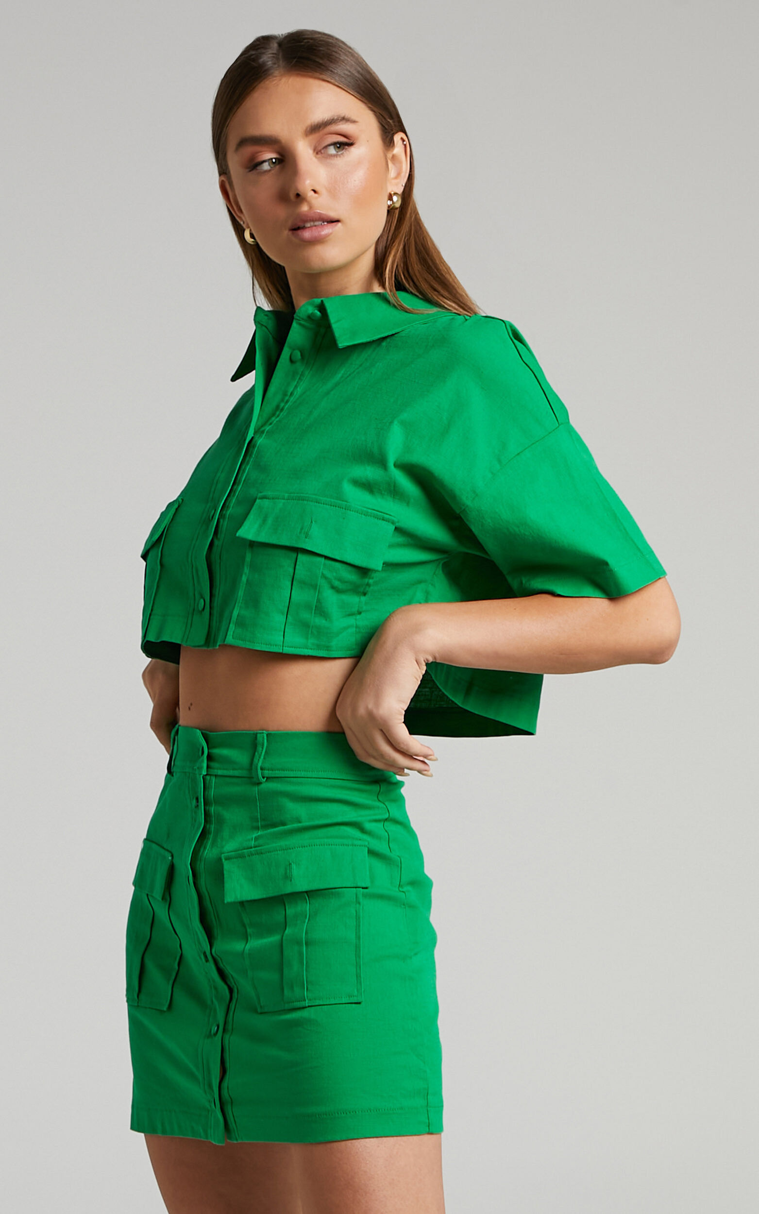 Green skirt with pockets shop