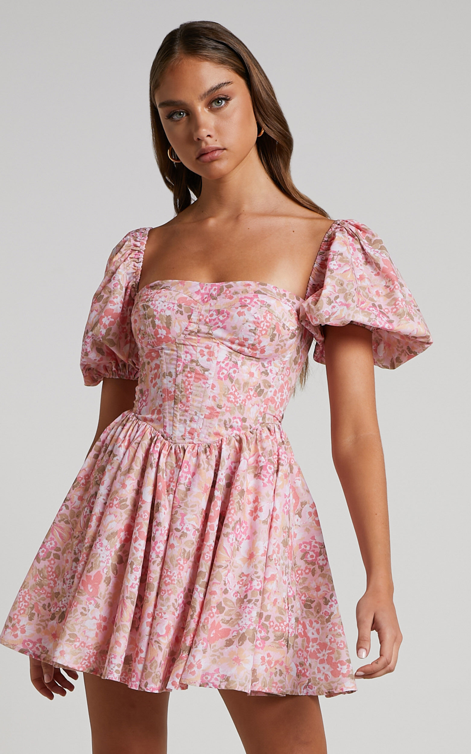 Pink fitted online dress with sleeves