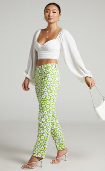 Zabee Jeans - Mid Rise Drill Denim Jeans in Ditsy Floral