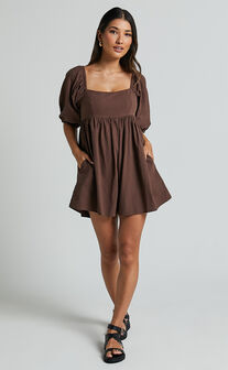 Chariti Playsuit - Linen Look Puff Sleeve Relaxed Playsuit in Chocolate
