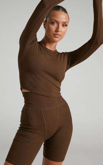 Chimmy Top - Ribbed Long Sleeve Crop Top in Chocolate