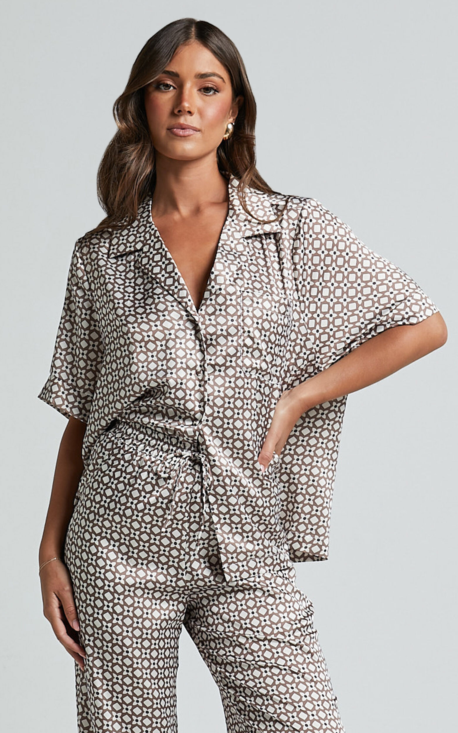 Rosetti Top - Relaxed Short Sleeve Button Through Blouse in Tessara Geometric Print - 06, BRN1