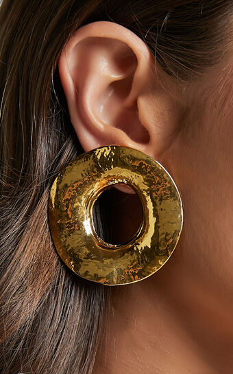 Breann Statement Earrings in Gold