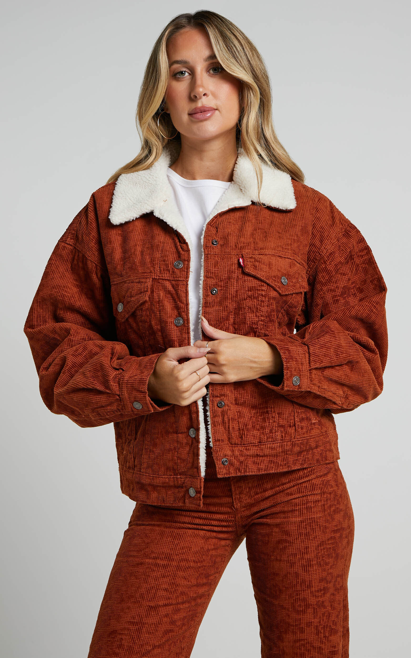 Levi's - 90s Sherpa Trucker in Ginger Bread - L, BRN1