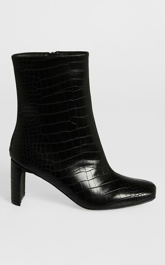 Therapy - Zinnia Boots in Black Croc