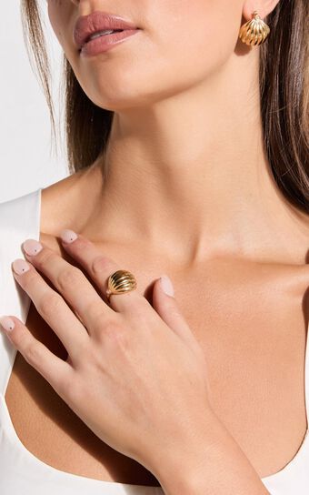 Skylee Ring - Croisstant Shape Statement Ring in Gold