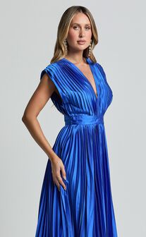 Della Midi Dress - Plunge Neck Short Sleeve Pleated Dress in Cobalt
