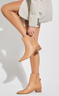 Billini - Xora Boots in Camel