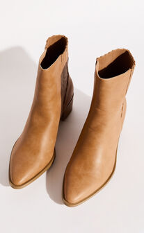 Billini - Xora Boots in Camel