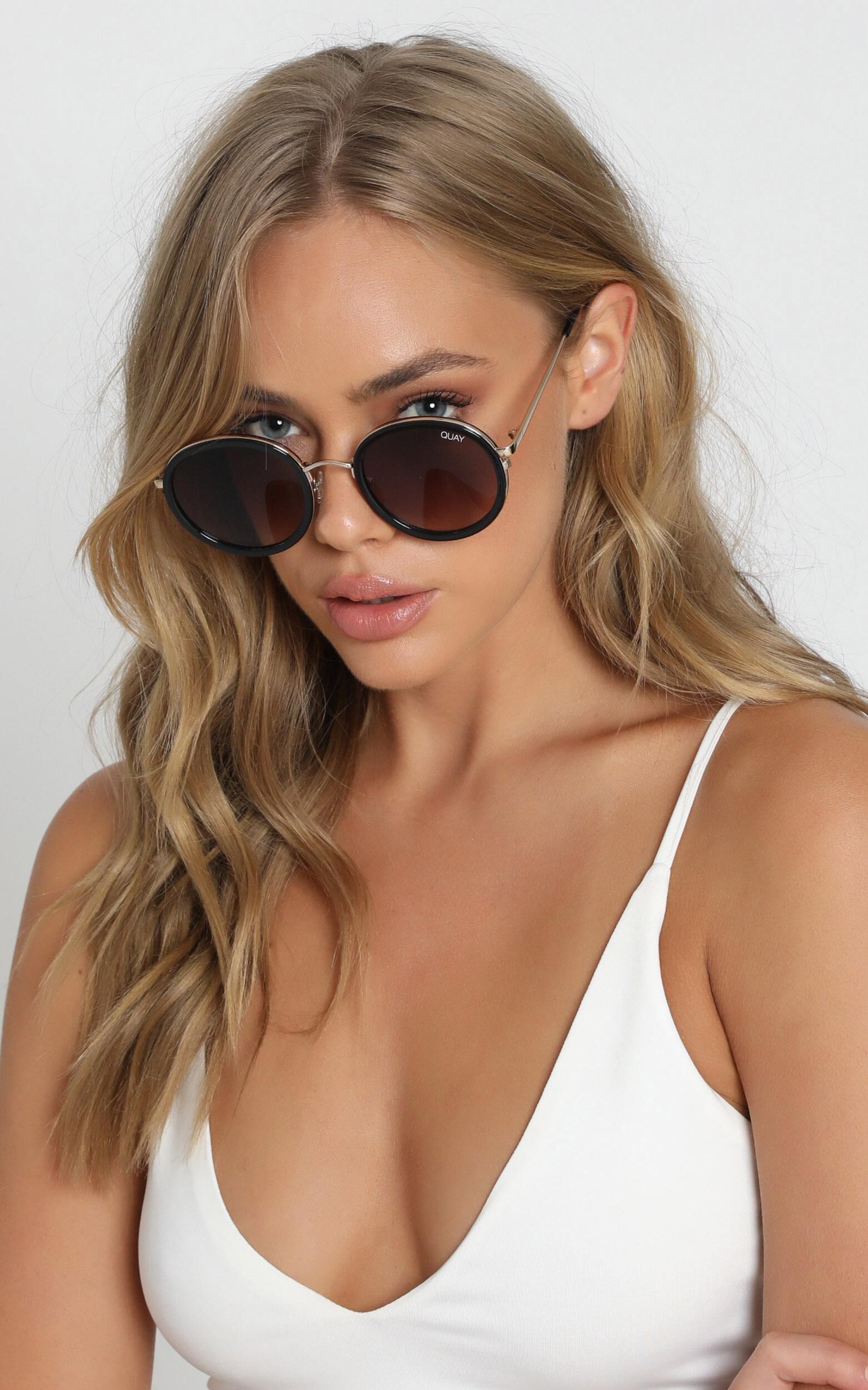Quay hotsell firefly sunglasses
