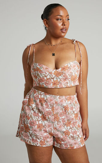 Amalie The Label - Lorete Linen Blend High Waisted Shorts in Wildflower Floral