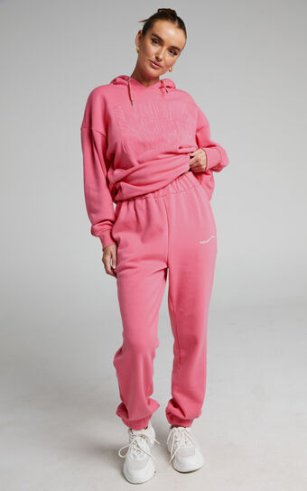Sunday Society Club - Mid Waisted Maddie Sweatpants in Pink