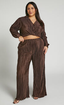 Beca Pants - High Waisted Plisse Flared Pants in Chocolate