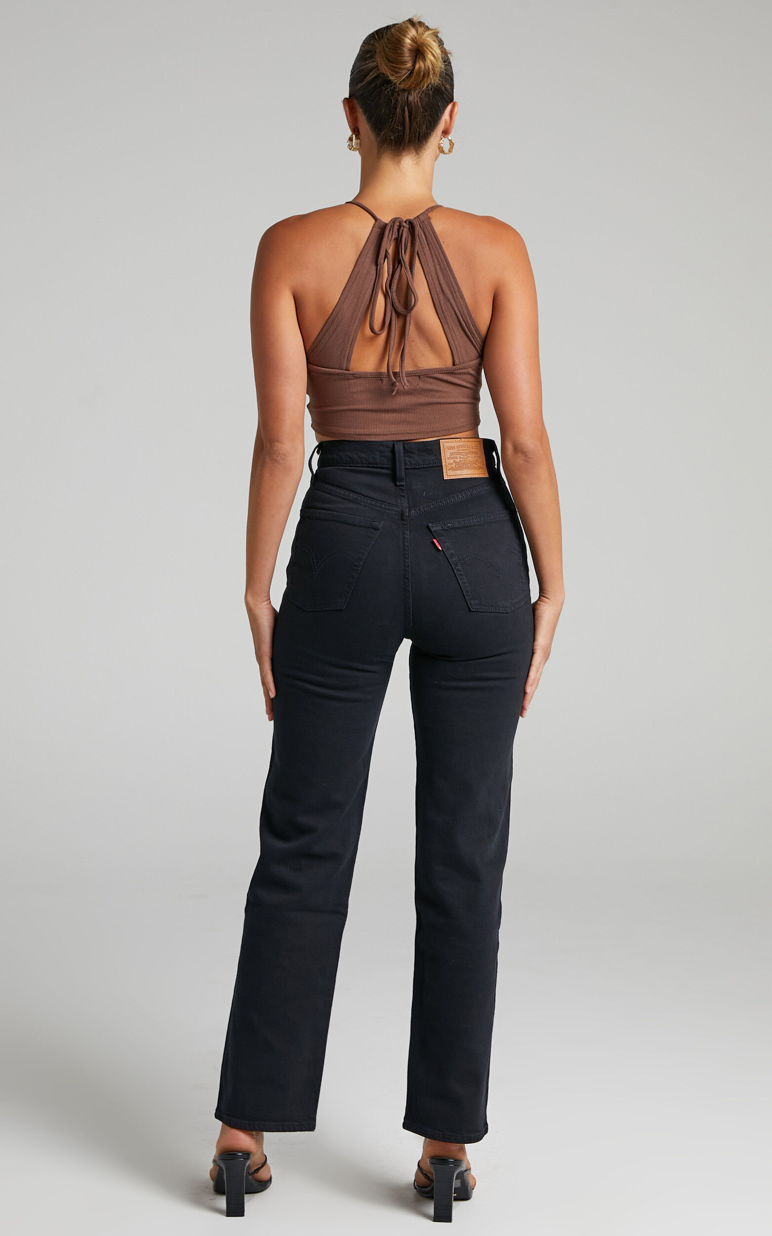 Levi's - Ribcage Straight Ankle Jean in Black Sprout