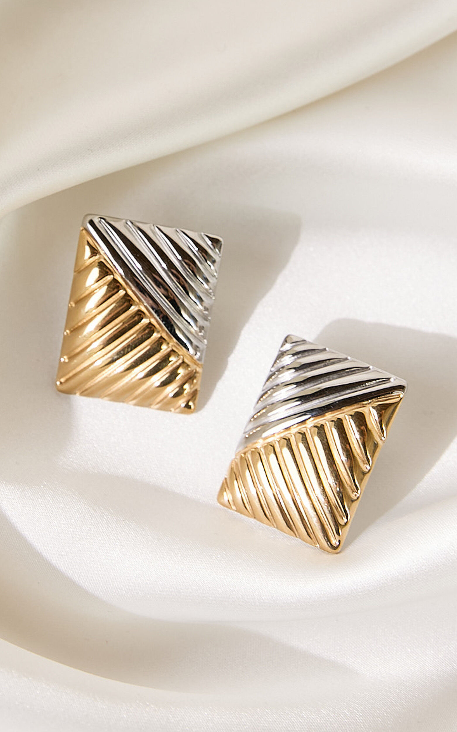 Colette earrings store