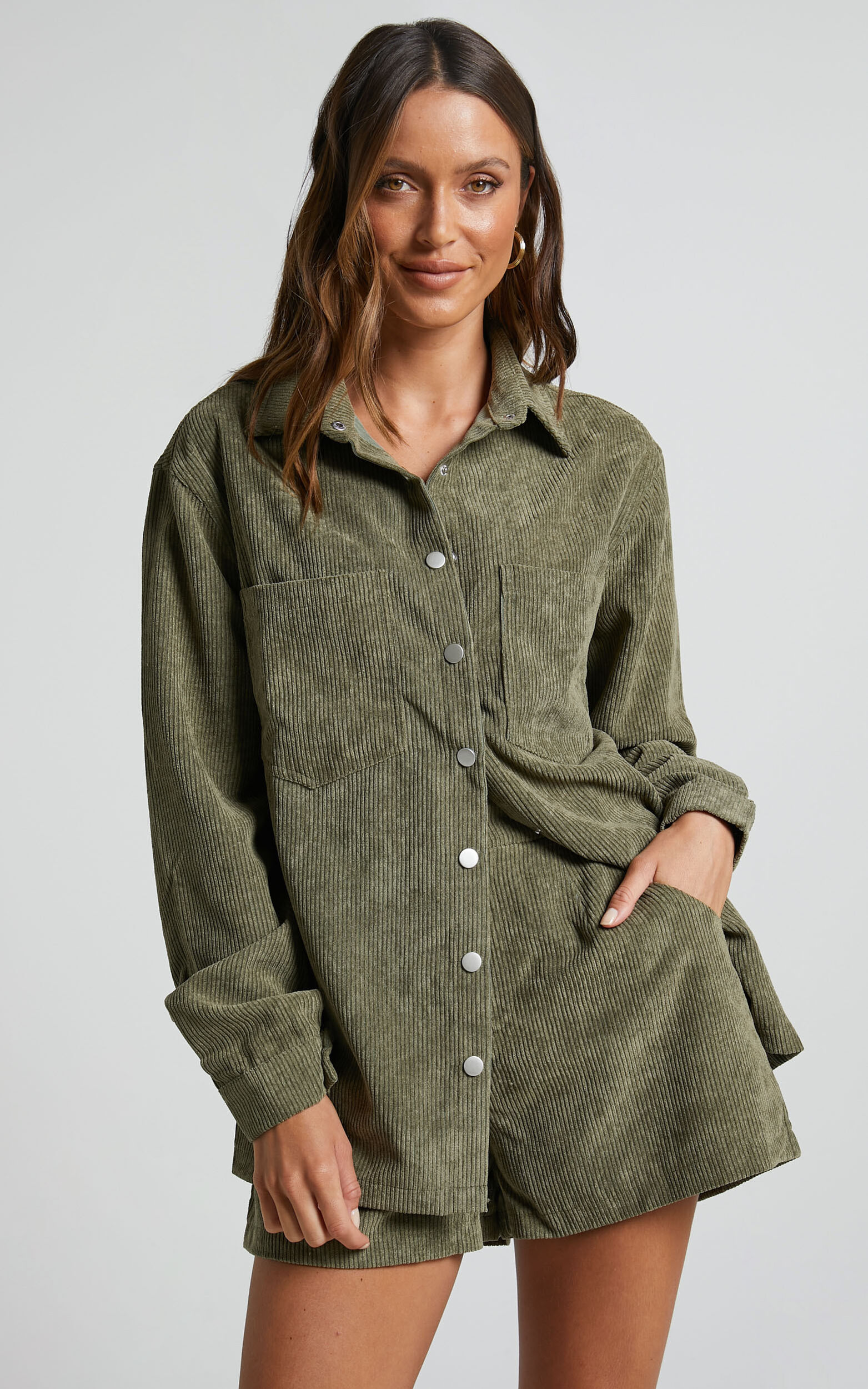 Hillevi Shacket - Corduroy Shacket in Olive - 04, GRN4