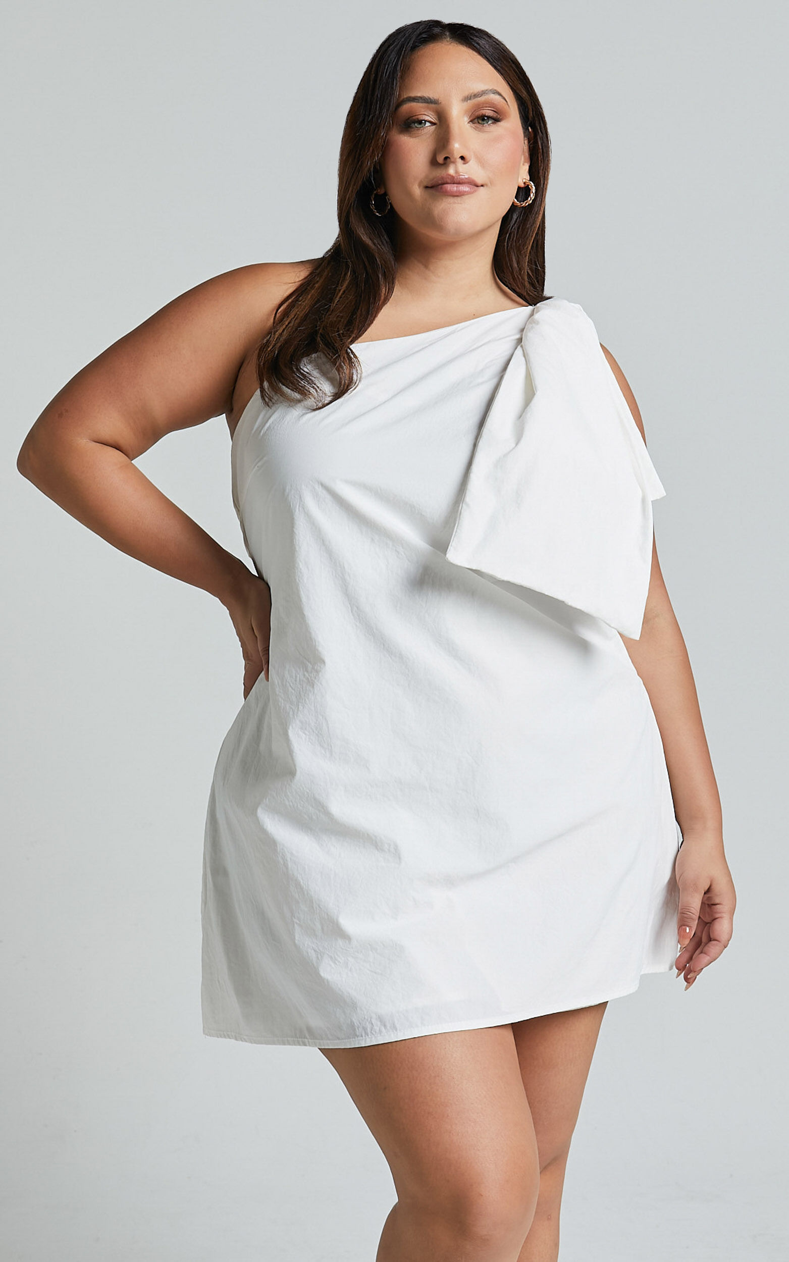 Plus size one shoulder white dress hot sale