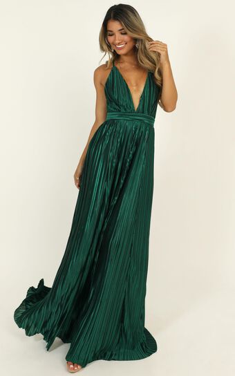 Dance With You Pleated Maxi Dress In Emerald Green