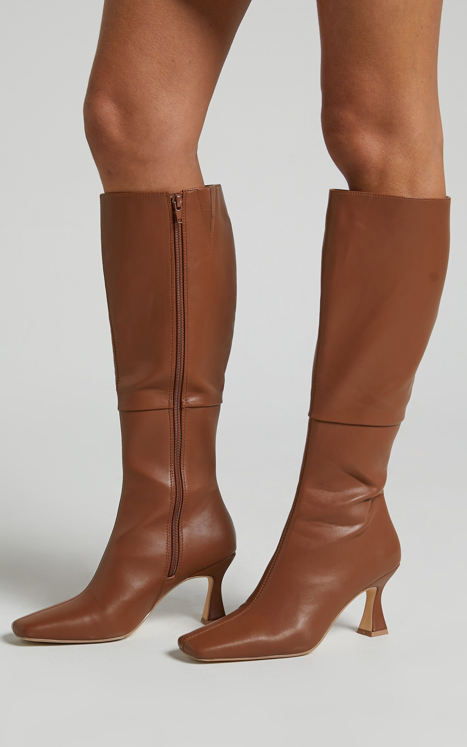 Novo over clearance the knee boots