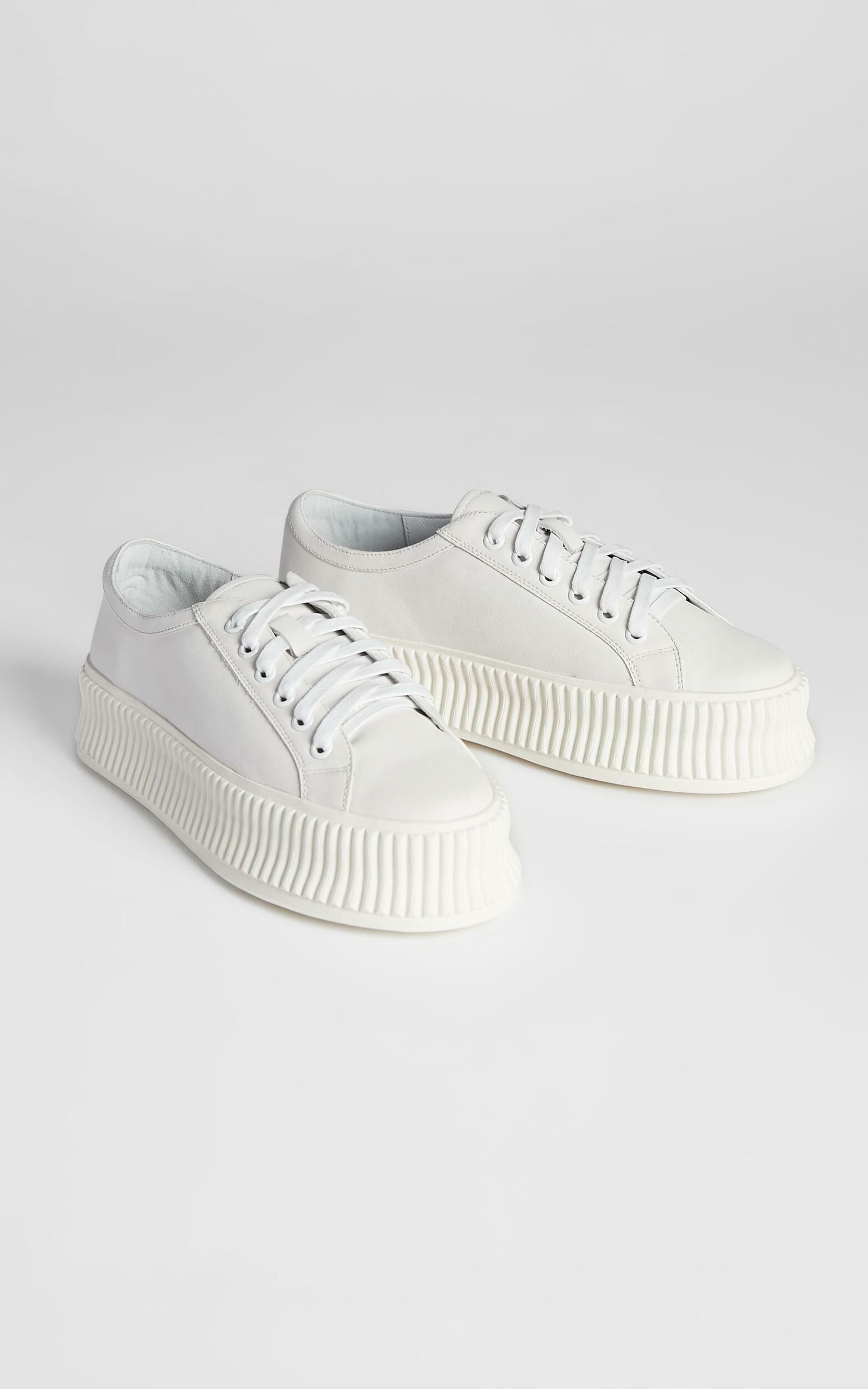 Alias Mae - Adelaide Sneakers in White Napper Leather