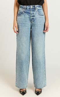 Amalie The Label - Herrera Low Rise Wide Leg Denim Jeans in Mid Blue Wash