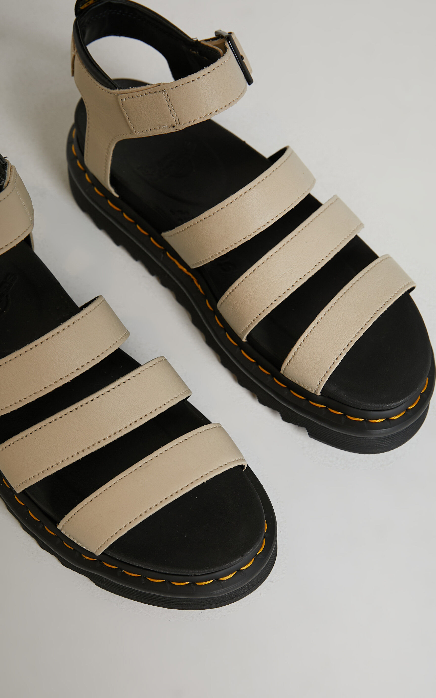Dr Martens★BLAIRE STRAP SANDALS★PARCHMENT BEIGE Dr. Martens - Blaire 3 Strap Sandal Parchment Beige Pisa in