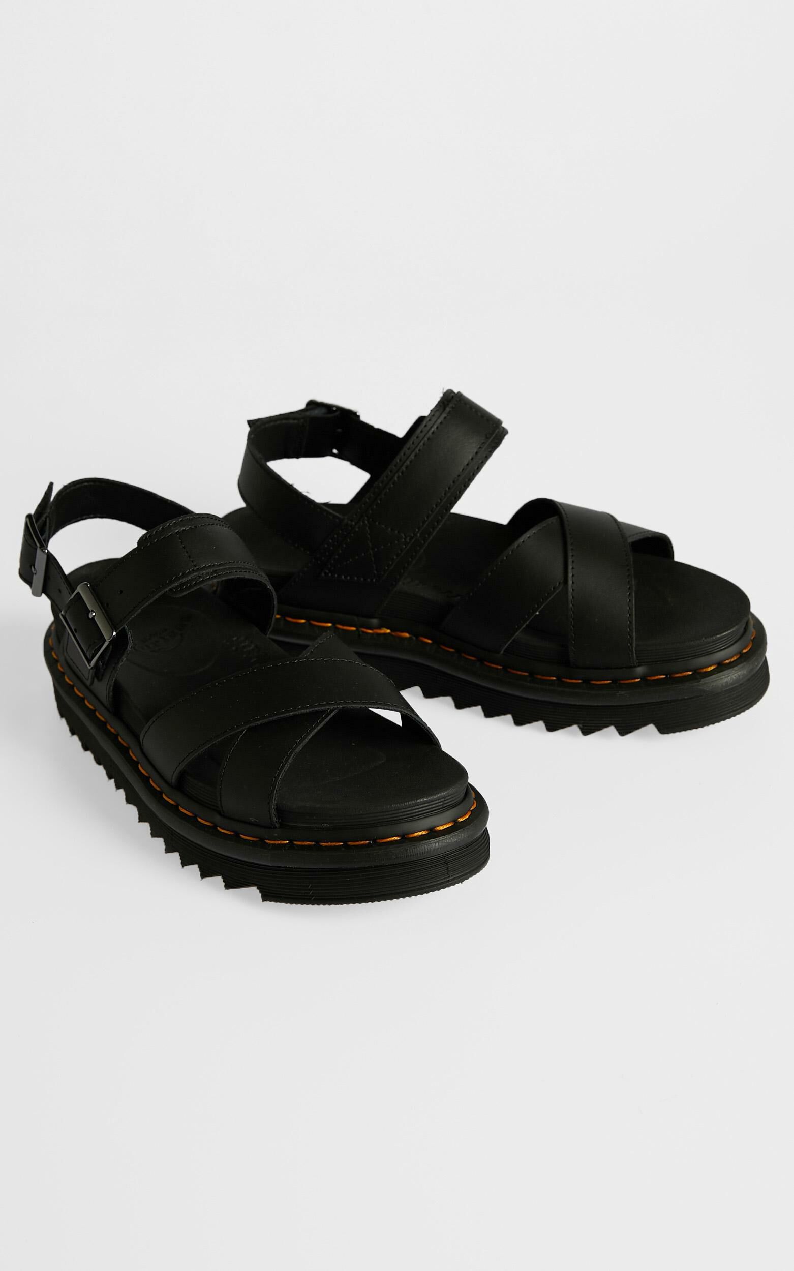 [Dr.Martens] Voss II Hydro 厚底 送料税込 韓国発 22~25cm Dr.Martens] Voss II Hydro 厚底 送料税込 韓国発 22~25cm (Dr