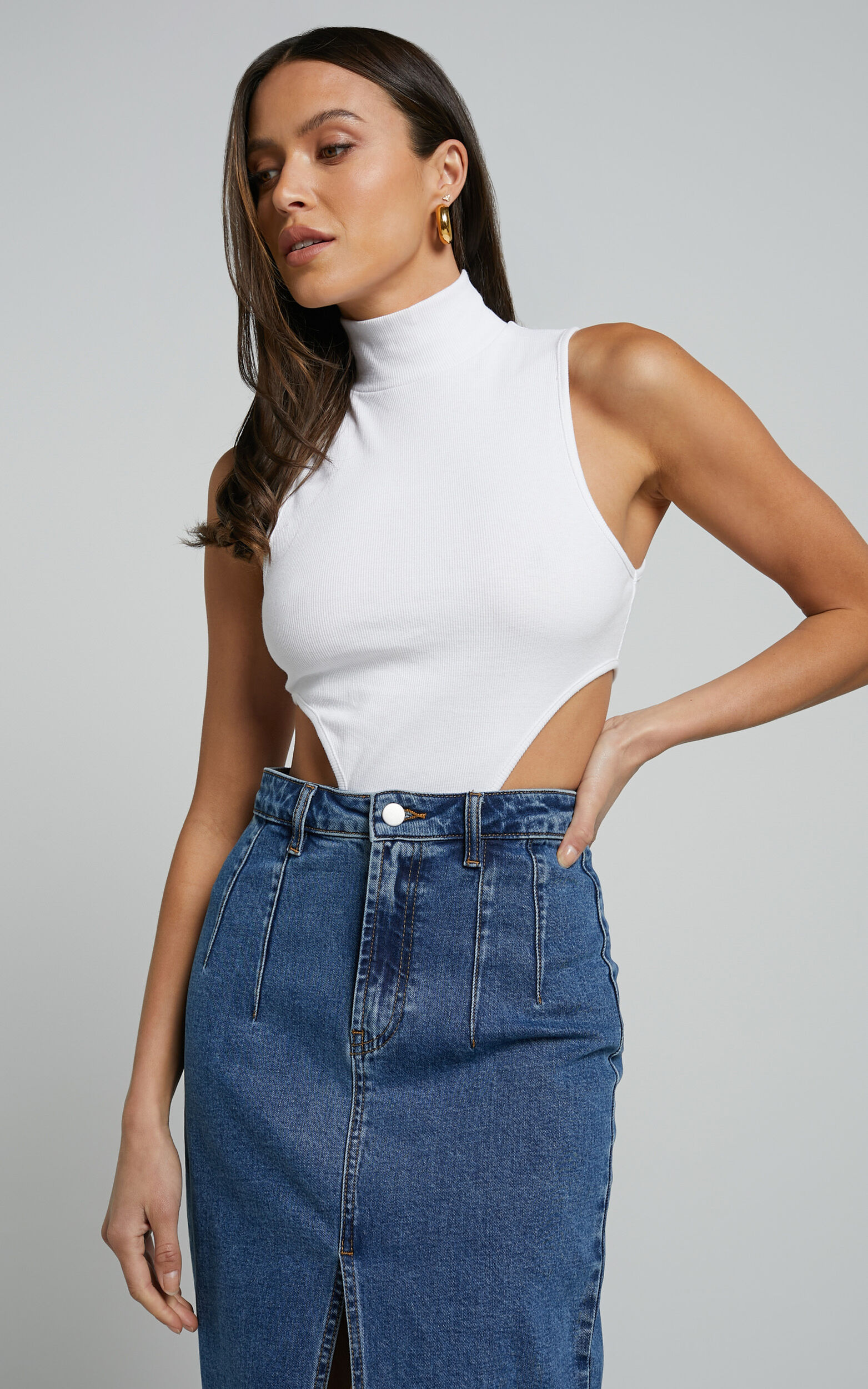 SLEEVLESS RIBBED COTTON HIGH CUT BODY SUIT CROP