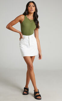 Levi's Curve - High Rise Decon Denim Skirt in Luxor Heat