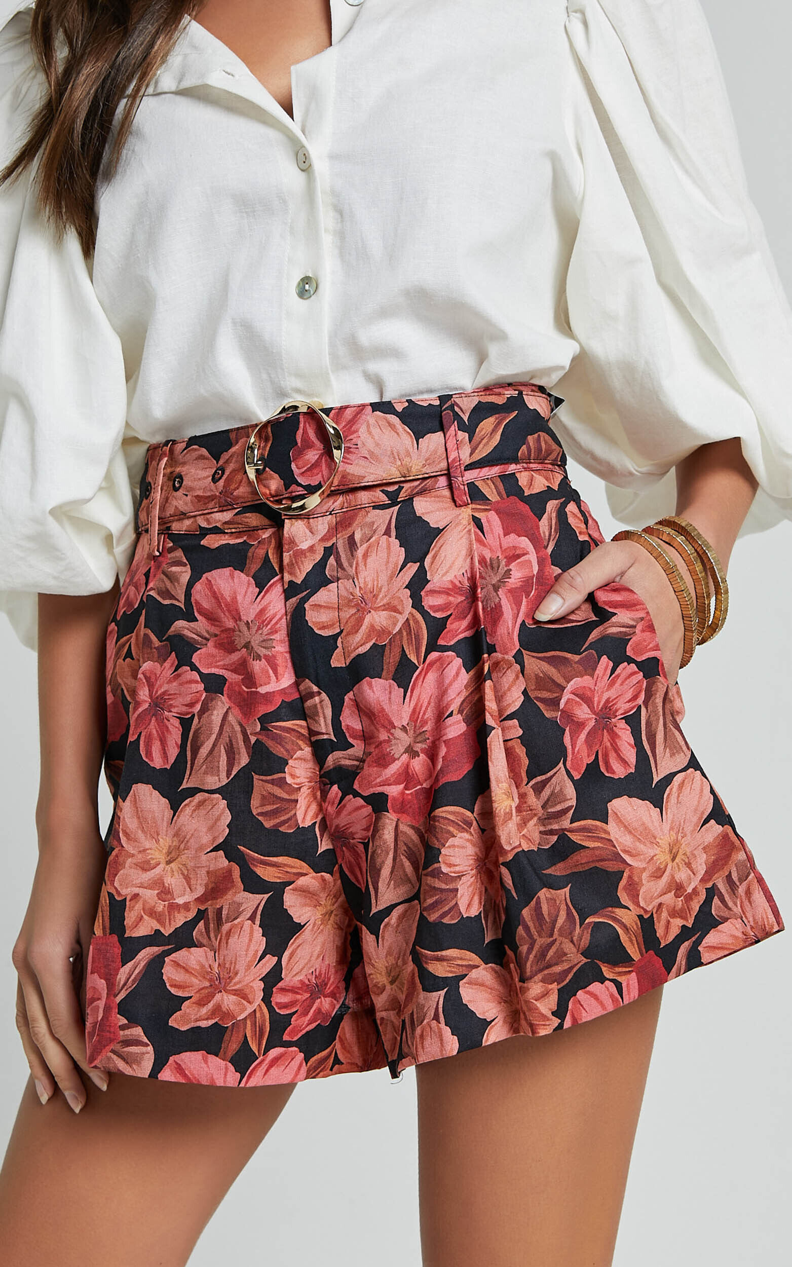 Amalie The Label - Peria Linen Blend High Waisted Tailored Shorts in Isia  Floral