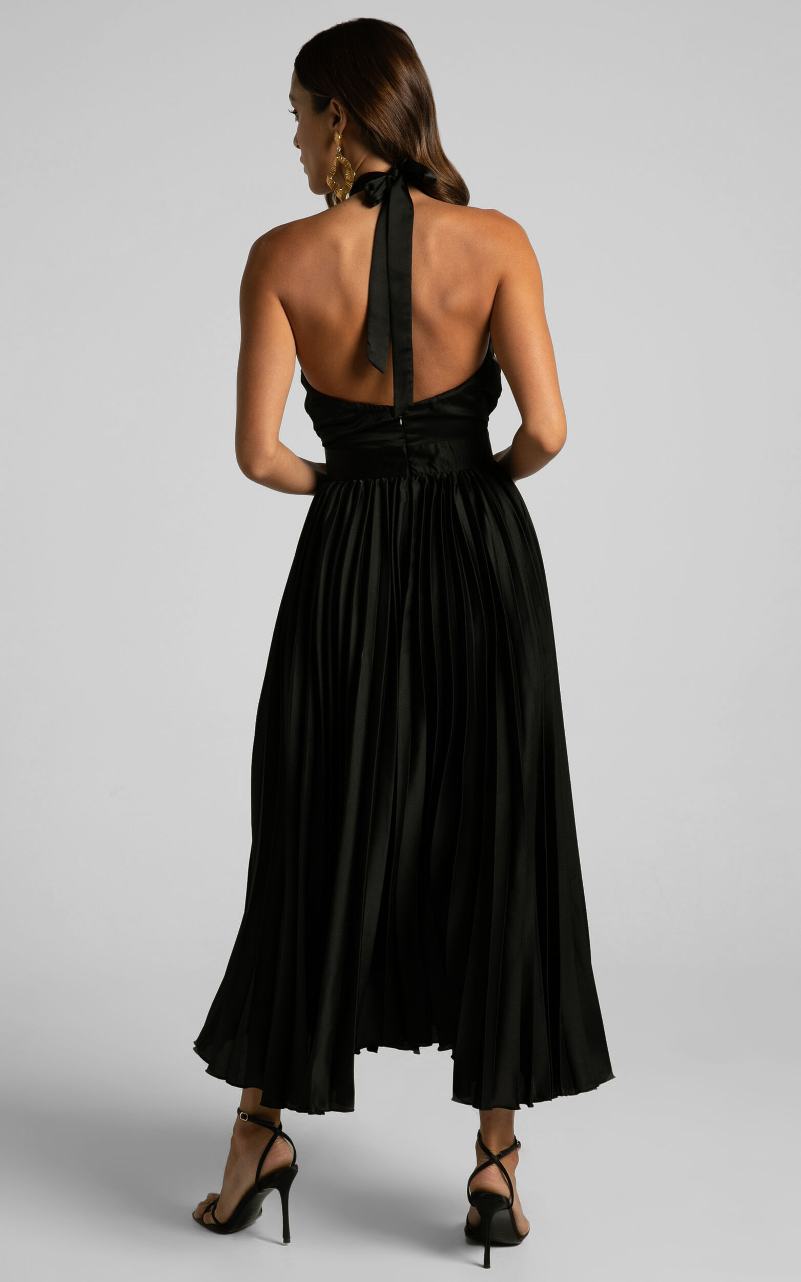 Pleated Black Halter Neck Maxi Dress Pleated Black Halter Neck Maxi Dress