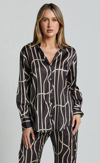 Yolanda Top - Long Sleeve Button Through Relaxed Shirt in Black/Gold Chain Print
