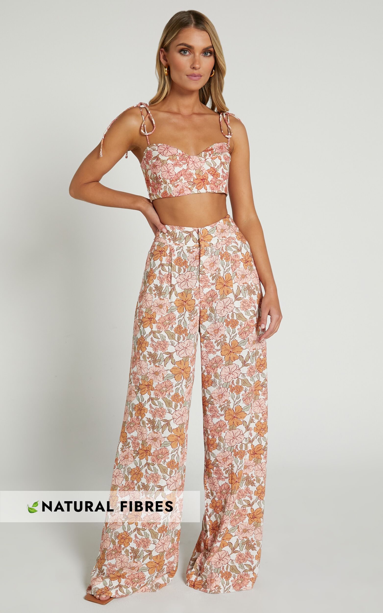 Amalie The Label - Lorete Linen Blend High Rise Wide Leg Pants in Wildflower Floral - 08, MLT1
