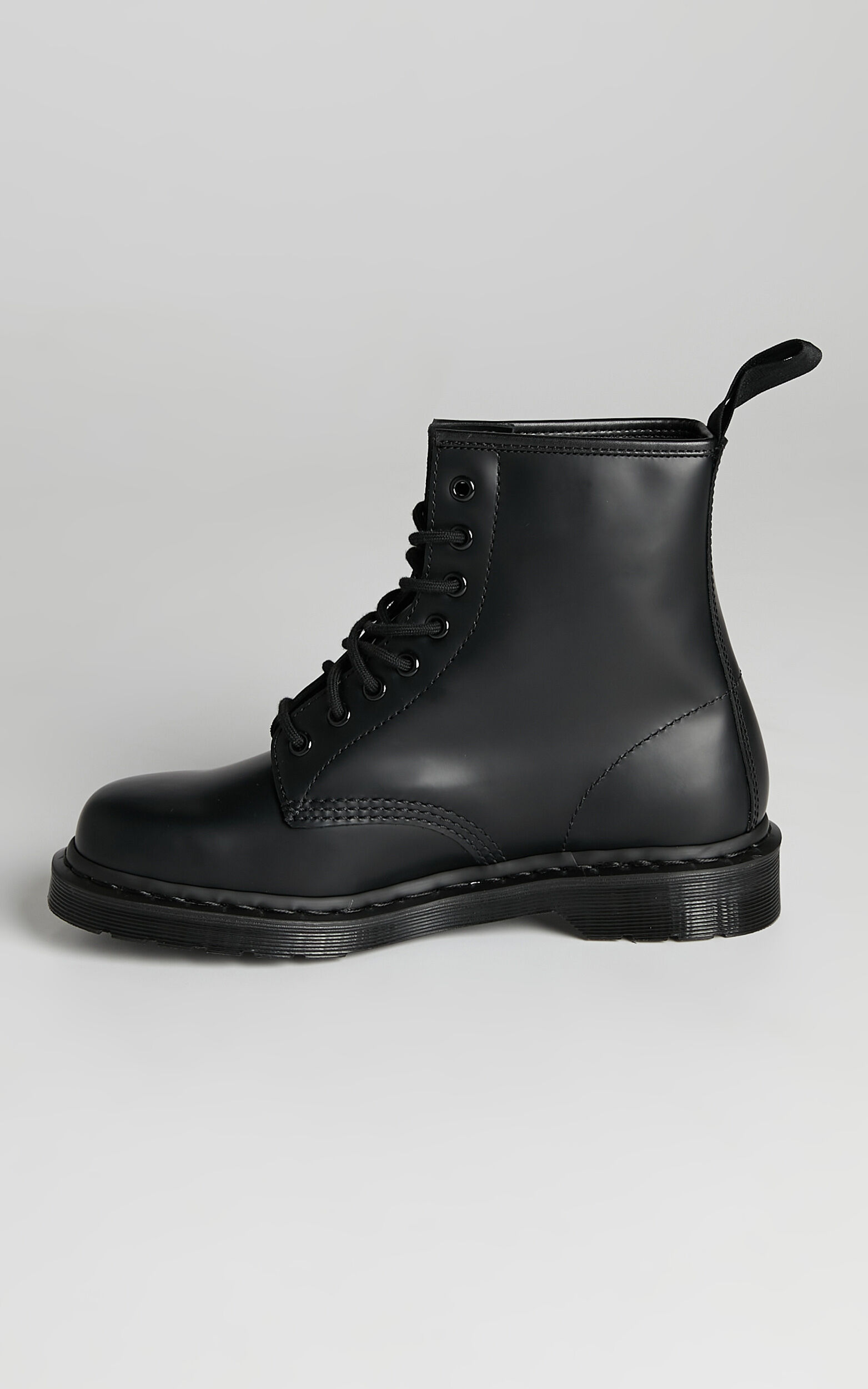 Dr martens mono on sale black smooth