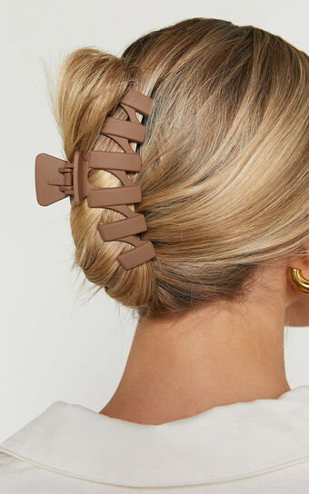 Kristi Hair Clip in Chocolate Brown