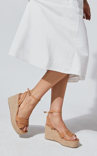 Verali - Callie Wedges in Caramel