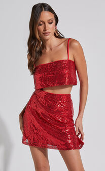 Elswyth Top - Strappy Sequin Crop Cami Top in Red