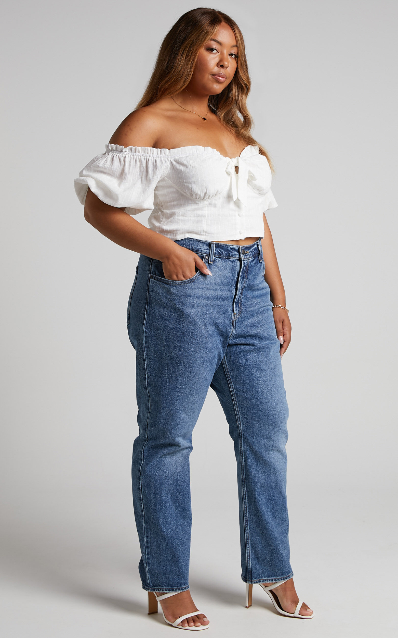 Jean top levis curve