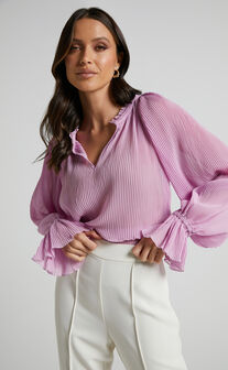 Kerray Top - V Neck Long Sleeve Pleated Top in Lilac