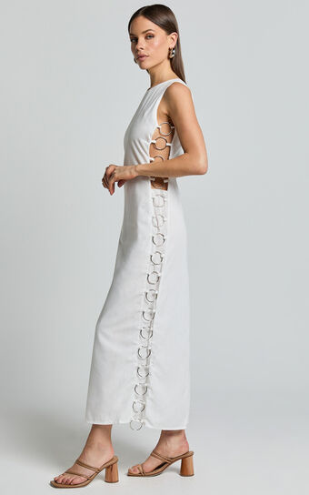 Tyla Maxi Dress - Sweetheart Neck Side Ring Detail Dress in Natural