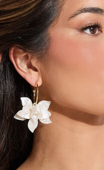 Alessandra Earrings - Pearl Flower Hoop Earrings in Shell
