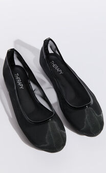 Therapy - Arlo Flat Shoes in Black