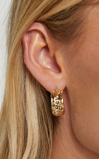 Suki Textured Hoop Earrings in Gold  Australia