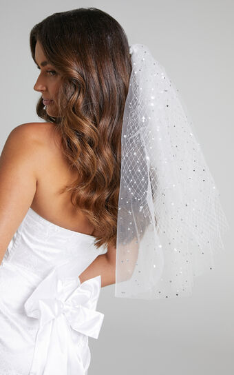 Lovely Veil in White