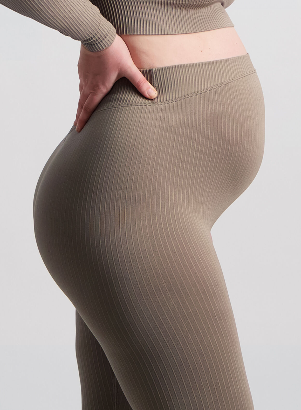 Aim n MATERNITY RIBBED SEAMLESS TIGHTS in Espresso Showpo EU