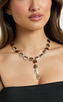 Delilah Textured Drop Necklace in Gold